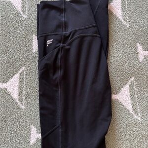 Black Athletic Leggings with Side Pocket